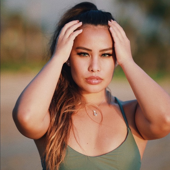 Meet your Posher, Jazmyn - Picture 2 of 5